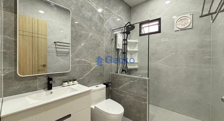 Casa en venta de 4 habitaciones en Bang Lamung, Chonburi