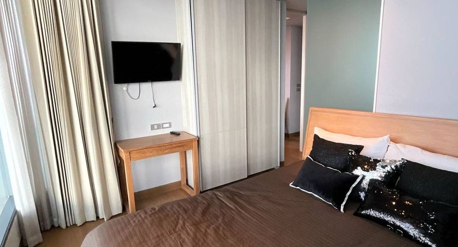 For rent 2 bedrooms condo in Khlong Toei, Bangkok
