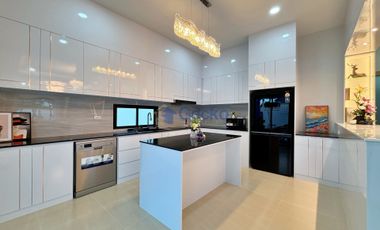 Casa en venta de 4 habitaciones en Bang Lamung, Chonburi