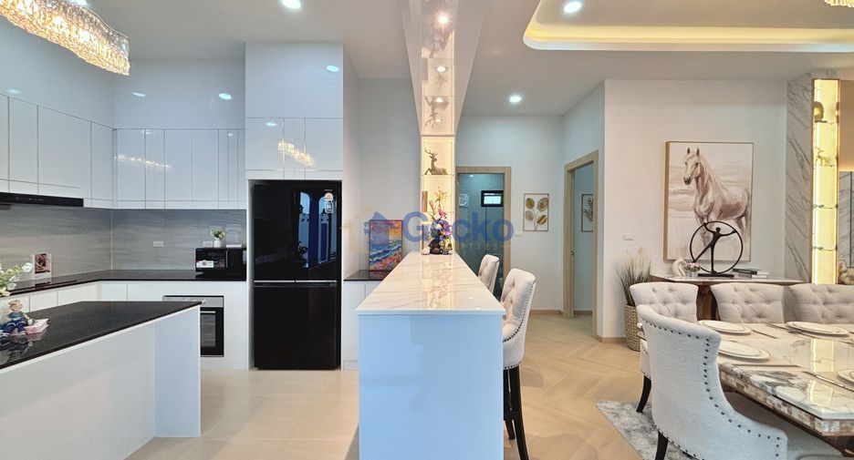 Casa en venta de 4 habitaciones en Bang Lamung, Chonburi