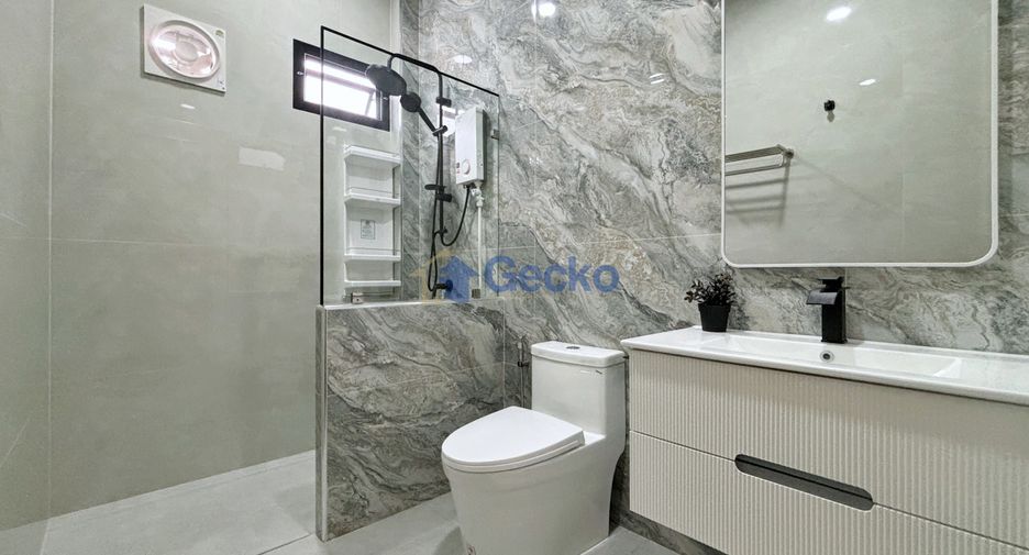 Casa en venta de 4 habitaciones en Bang Lamung, Chonburi