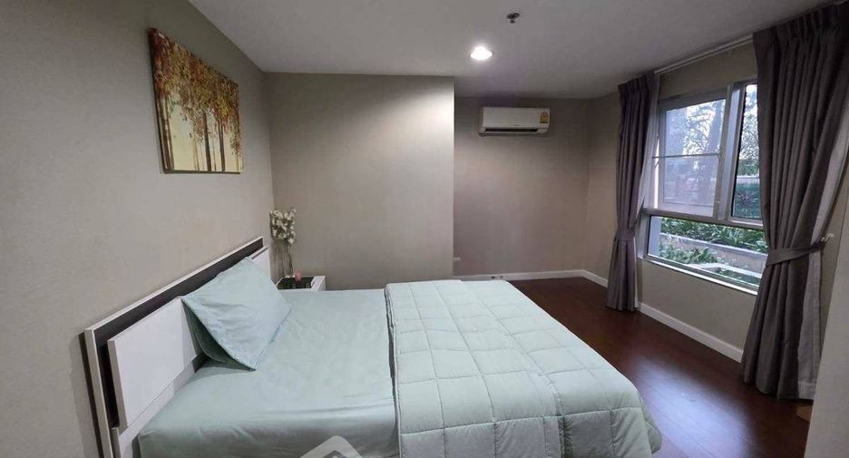 Condo en alquiler de 3 habitaciones en Huai Khwang, Bangkok