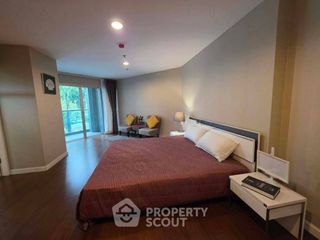 For rent 3 bedrooms condo in Huai Khwang, Bangkok