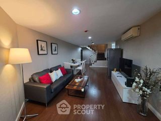 For rent 3 bedrooms condo in Huai Khwang, Bangkok