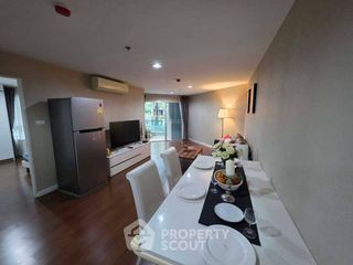 For rent 3 bedrooms condo in Huai Khwang, Bangkok