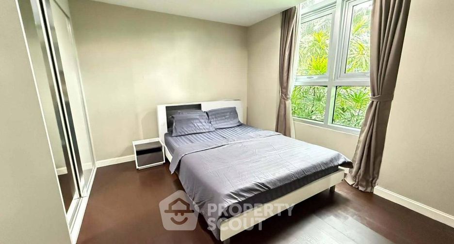 For rent 5 bedrooms condo in Huai Khwang, Bangkok