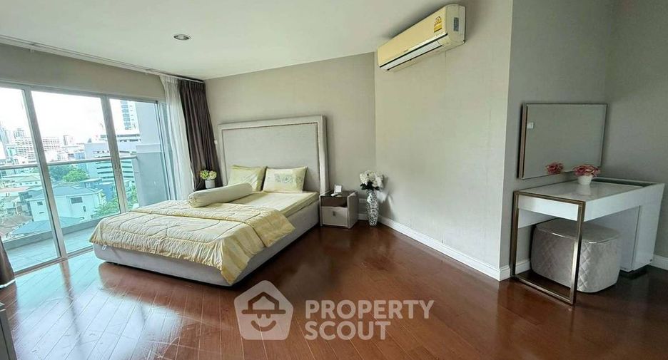 For rent 5 bedrooms condo in Huai Khwang, Bangkok