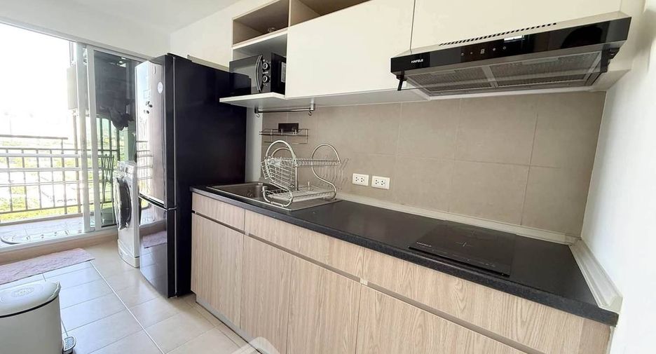For rent 2 bedrooms condo in Huai Khwang, Bangkok