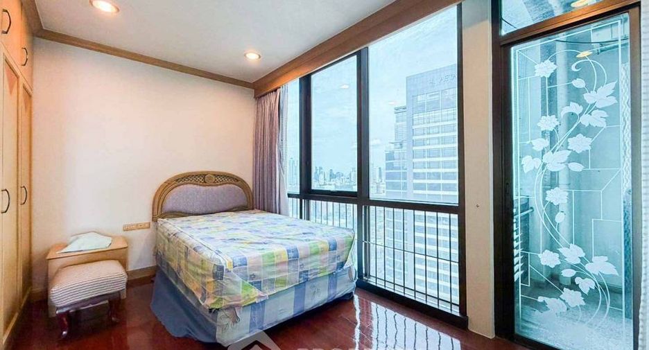 For rent 4 ベッドルーム condo in Sathon, Bangkok