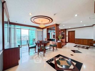 For rent 4 ベッドルーム condo in Sathon, Bangkok
