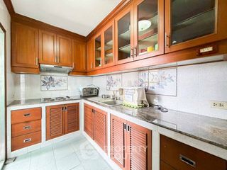 For rent 4 ベッドルーム condo in Sathon, Bangkok