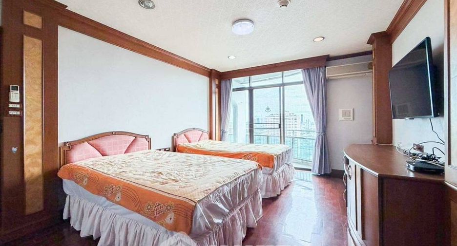 For rent 4 ベッドルーム condo in Sathon, Bangkok