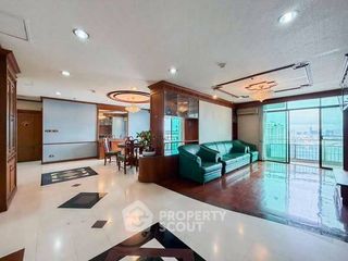 For rent 4 ベッドルーム condo in Sathon, Bangkok
