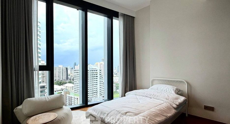 For rent 2 bedrooms condo in Khlong Toei, Bangkok