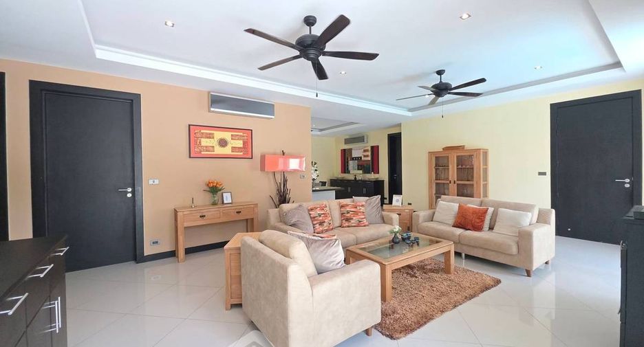 For rent 4 bedrooms villa in Bang Lamung, Chonburi