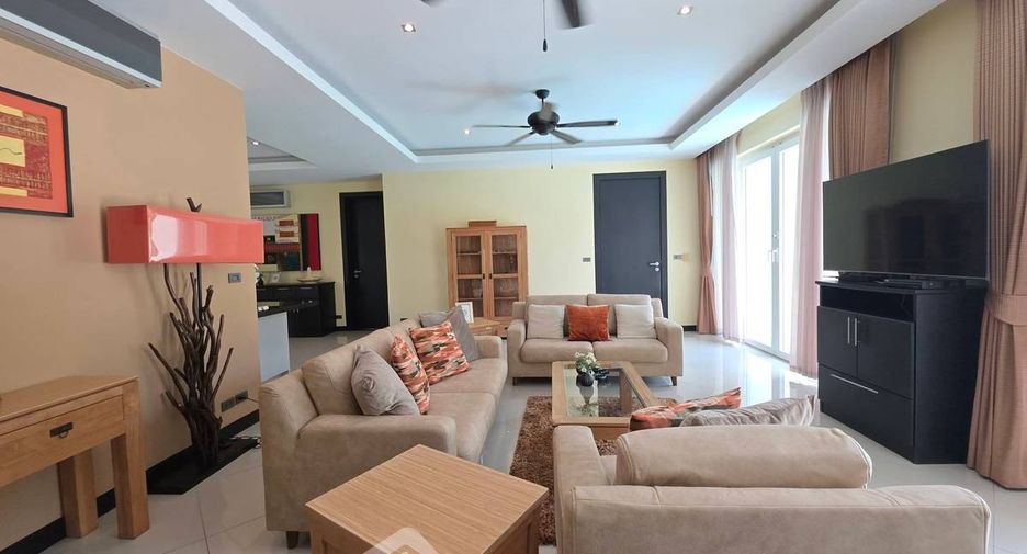 For rent 4 bedrooms villa in Bang Lamung, Chonburi