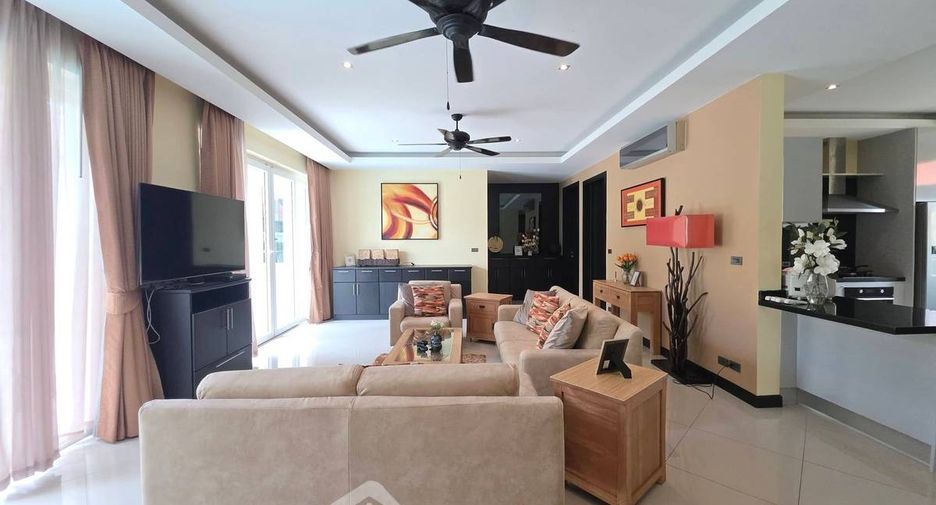 For rent 4 bedrooms villa in Bang Lamung, Chonburi
