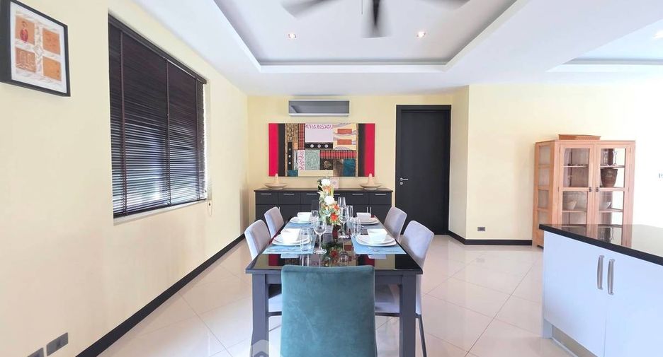 For rent 4 bedrooms villa in Bang Lamung, Chonburi