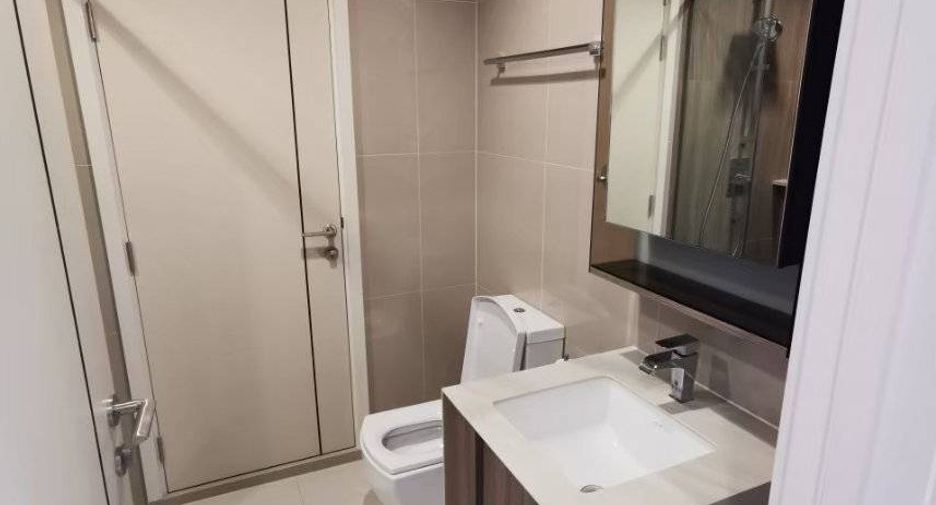 For rent 1 bed condo in Phaya Thai, Bangkok