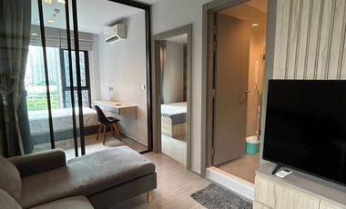 For rent 2 bedrooms condo in Huai Khwang, Bangkok