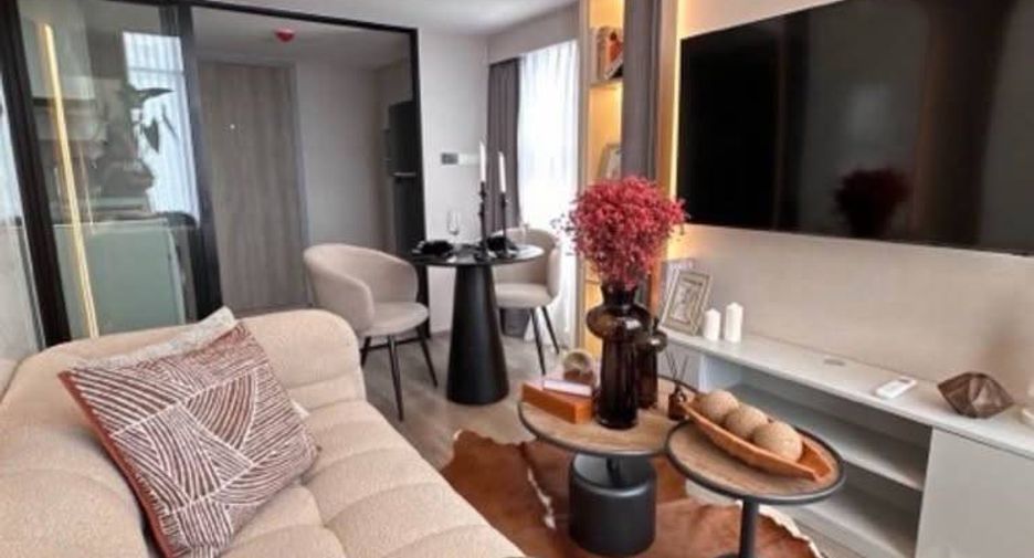 Condo en alquiler de 2 habitaciones en Huai Khwang, Bangkok
