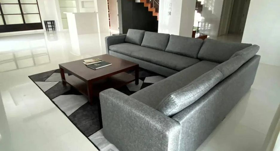 For rent 4 ベッドルーム apartment in Pathum Wan, Bangkok