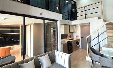 Condo en alquiler de 2 habitaciones en Huai Khwang, Bangkok