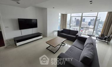 For rent 3 bedrooms condo in Pathum Wan, Bangkok