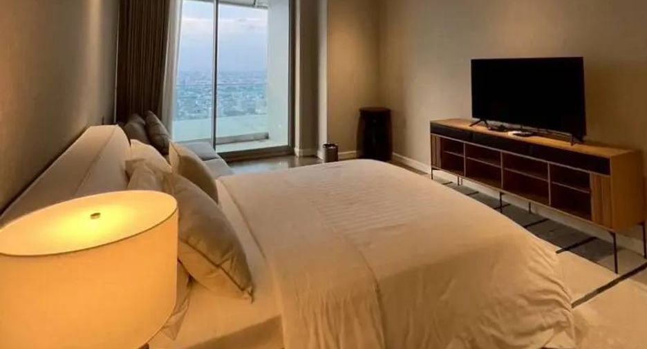 For rent 3 bedrooms apartment in Pathum Wan, Bangkok