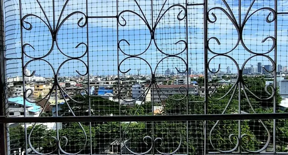For sale studio condo in Suan Luang, Bangkok