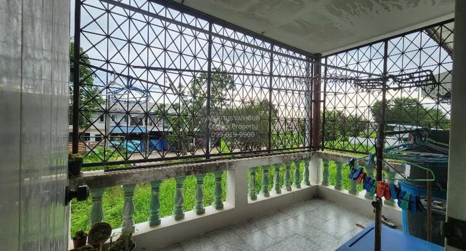 Casa adosada en venta de 4 habitaciones en Khlong Luang, Pathum Thani