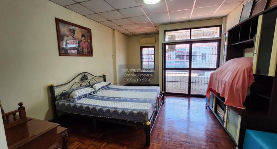 Casa adosada en venta de 4 habitaciones en Khlong Luang, Pathum Thani