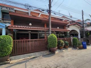 Casa adosada en venta de 4 habitaciones en Khlong Luang, Pathum Thani
