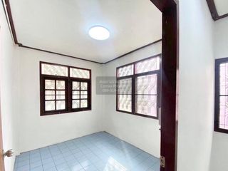 For sale 4 ベッドルーム house in Sam Phran, Nakhon Pathom