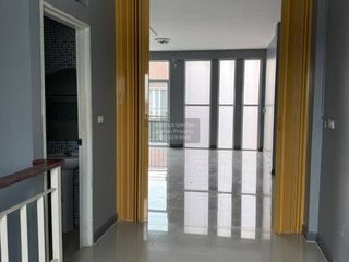 出售 2 卧室 商业空间 在 Lam Luk Ka, Pathum Thani