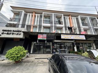 出售 2 卧室 商业空间 在 Lam Luk Ka, Pathum Thani