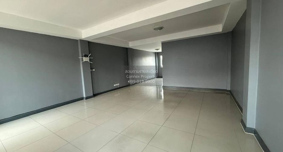 出售 2 卧室 商业空间 在 Lam Luk Ka, Pathum Thani