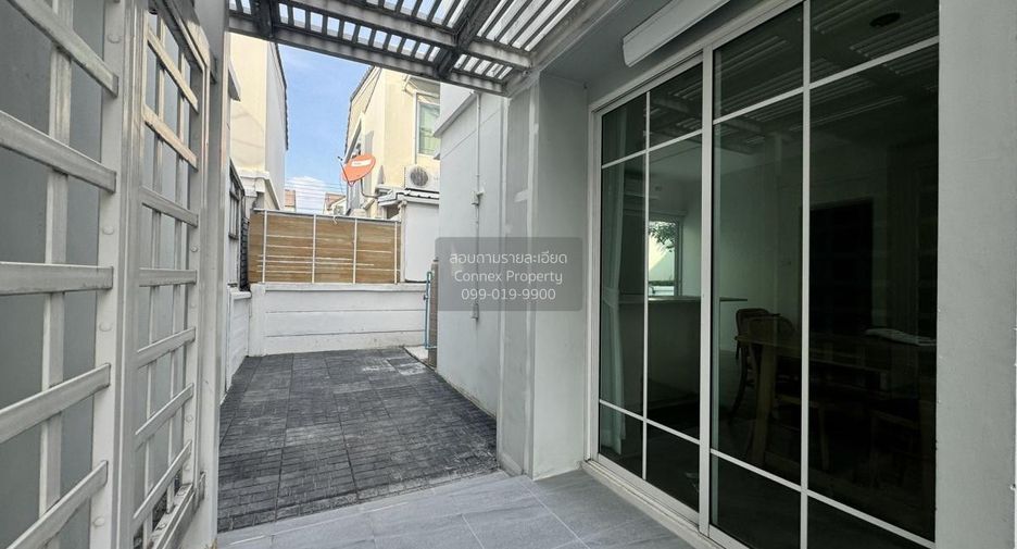 À vendre 3 chambres maison de ville à Bang Phli, Samut Prakan