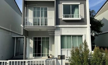 À vendre 3 chambres maison de ville à Bang Phli, Samut Prakan