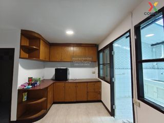 À vendre 4 chambres maison de ville à Sam Phran, Nakhon Pathom