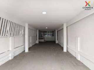 À vendre 4 chambres maison de ville à Sam Phran, Nakhon Pathom