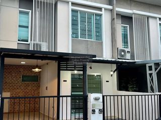 For sale 3 bedrooms townhouse in Khlong Sam Wa, Bangkok