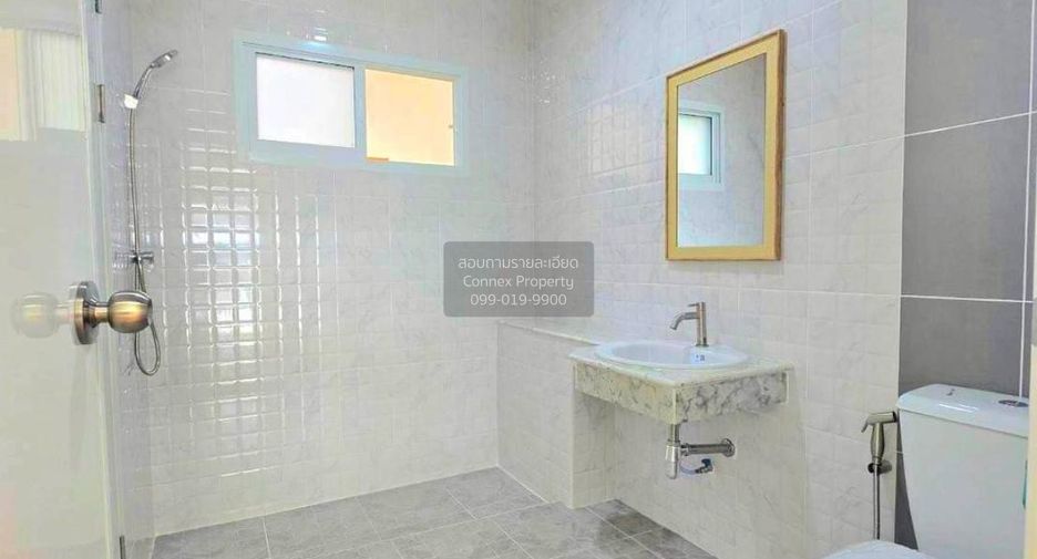 Casa adosada en venta de 3 habitaciones en Bang Bua Thong, Nonthaburi