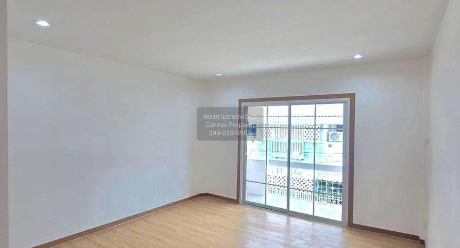 Casa adosada en venta de 3 habitaciones en Bang Bua Thong, Nonthaburi