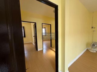 Casa adosada en venta de 3 habitaciones en Bang Phli, Samut Prakan