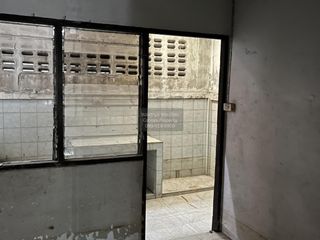 À vendre 4 chambres maison de ville à Sam Phran, Nakhon Pathom