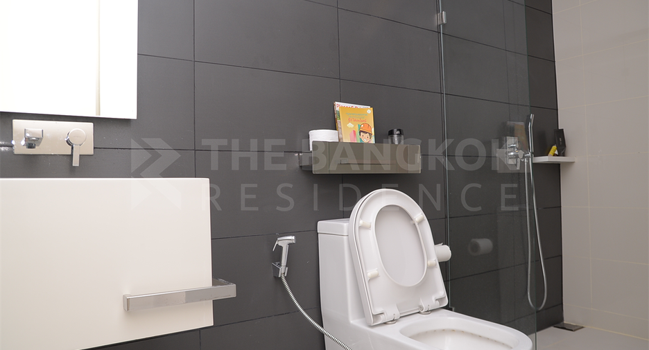 For sale 2 ベッドルーム condo in Khlong San, Bangkok