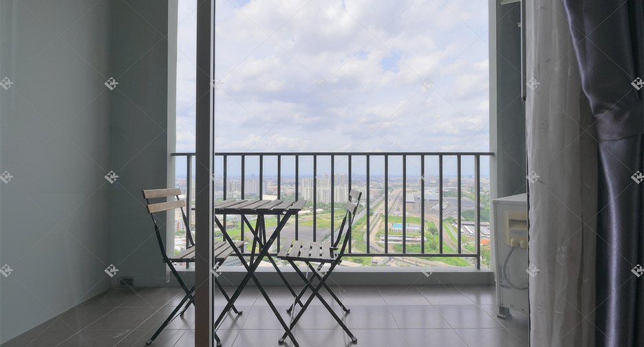 Condo en alquiler de 3 habitaciones en Huai Khwang, Bangkok