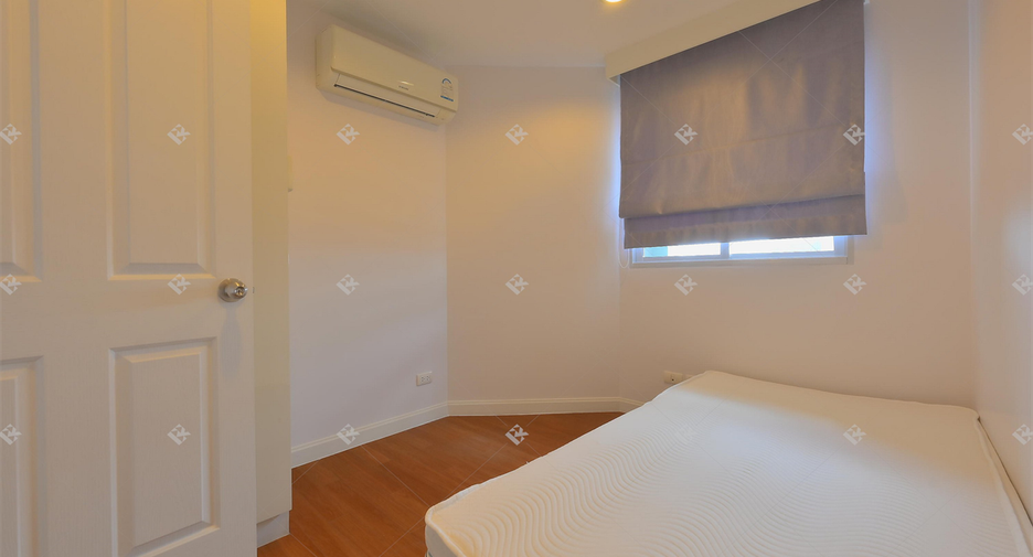 Condo en alquiler de 3 habitaciones en Huai Khwang, Bangkok