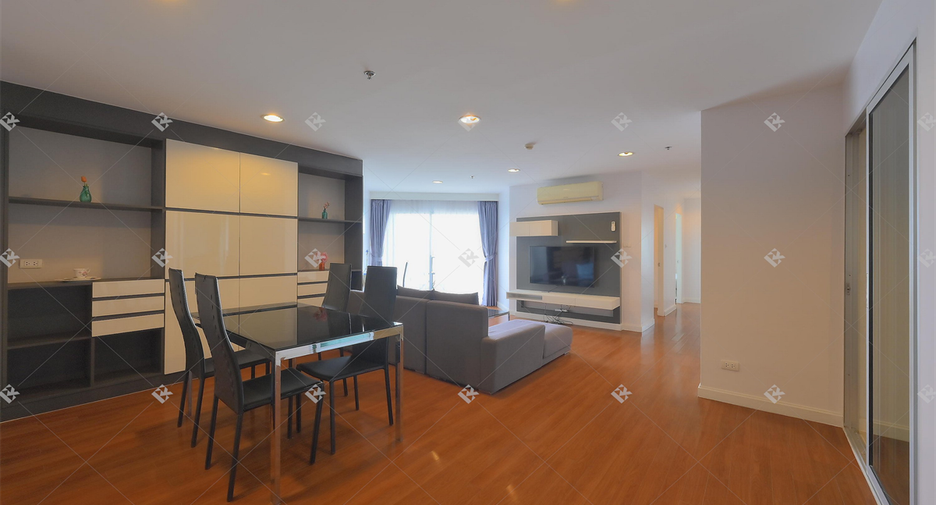 Condo en alquiler de 3 habitaciones en Huai Khwang, Bangkok
